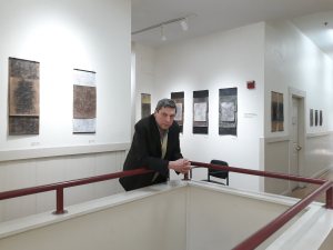 VIEWING THE INSTALLATION 3